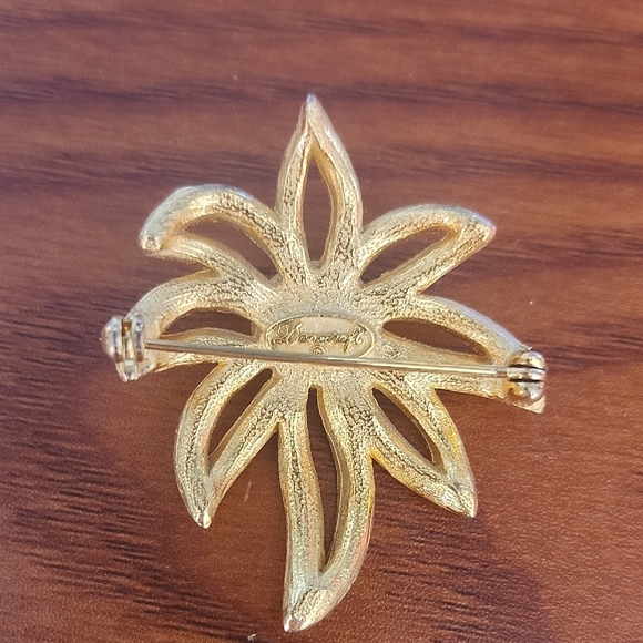 Vtg Danegraf Elegant Gold and Cream Brooch with Pearl Accent - Picture 3 of 3